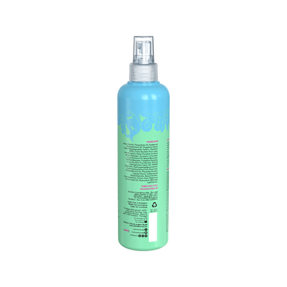 Brasilianisches Produkt Kokosnussspray von Salon Line SOS Cachos Anwendung